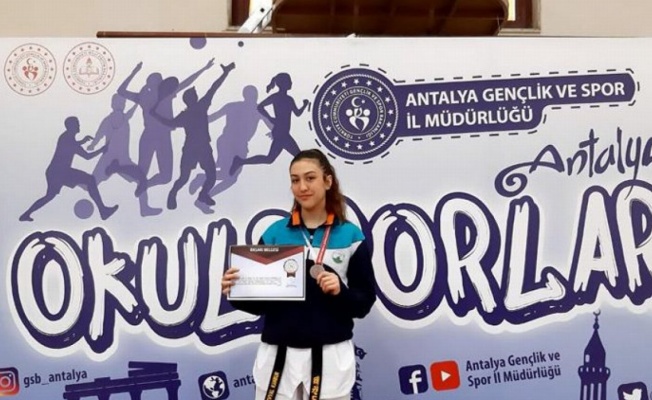 Bursa Osmangazili taekwondocudan bronz madalya