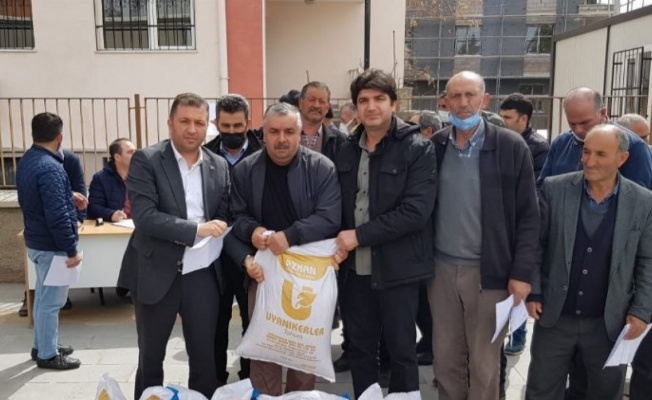 Niğde'de nohut tohumu çiftçiye hibe edildi