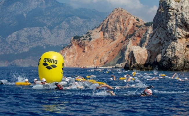 Antalya Kemer'de yüzme şampiyonları belli oldu 