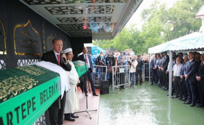 Cumhurbaşkanı Erdoğan Sude Akkuş'un cenazesine omuz verdi