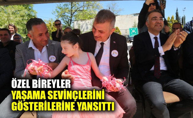 Özel bireyler yaşama sevinçlerini gösterilerine yansıttı