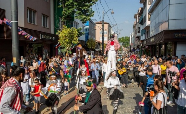 Bursa'da sanat sokağa taştı