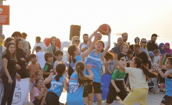 Bursa Gemlik'te minik basketbolcular hünerlerini sergiledi