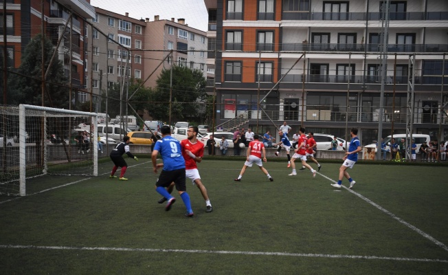 Kartepe’nin şampiyon takımı Emlak Ve İstimlak Müdürlüğü oldu