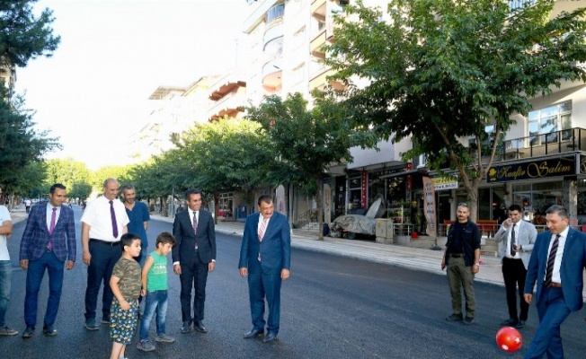 İpek Caddesi ışıl ışıl parlıyor