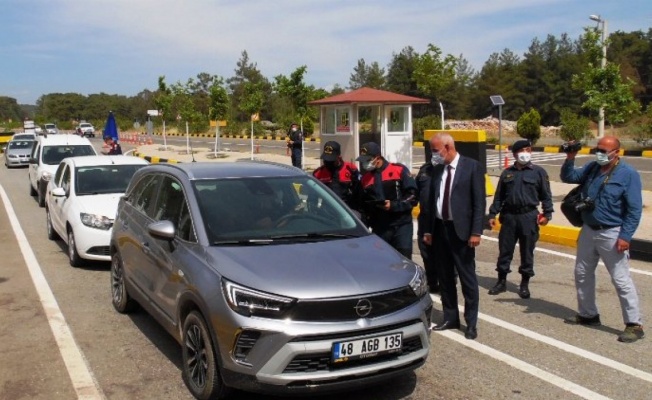 Muğla Marmaris Kaymakamı Aksoy'dan trafik yoğunluğu uyarısı