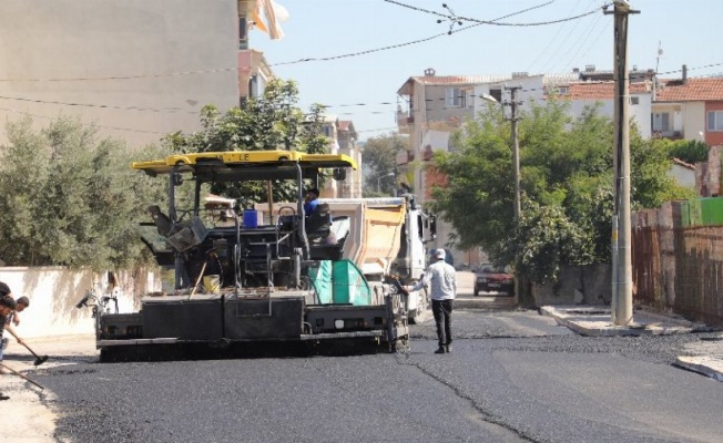 Bursa Gemlik'te asfalt ve parke taş döşeme çalışmalarına devam