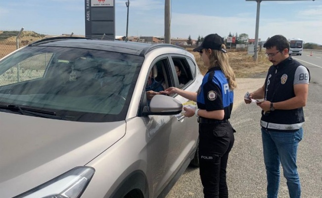 Keşan'da trafik ve araç güvenliği konulu broşür dağıtıldı