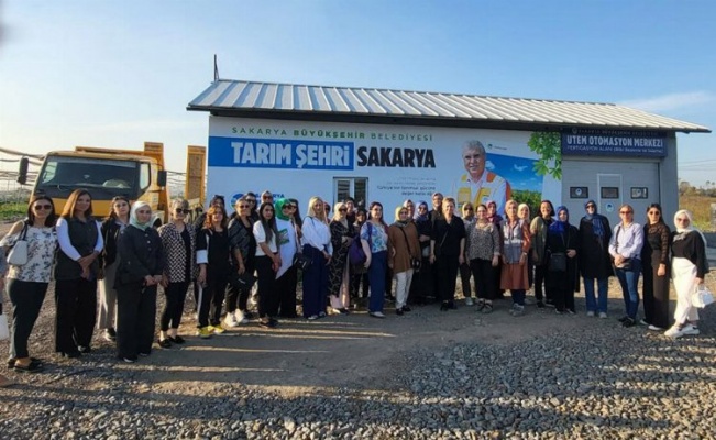 Girişimci kadınlar çift katlı otobüsle Sakarya’yı gezdi