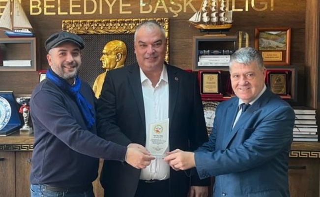 TYBB Edirne Şubesi’nden Özkan Günenç’e teşekkür plaketi