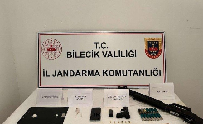 Dur ihtarına uymayan araçta uyuşturucu madde ele geçirildi