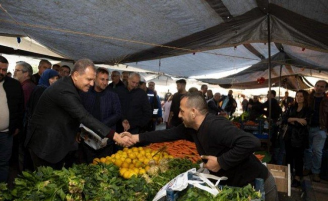 Vahap Seçer'den pazar yeri ziyareti