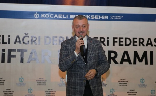 Başkan Büyükakın, Ağrı ve Trabzon il derneklerinin iftar programına katıldı