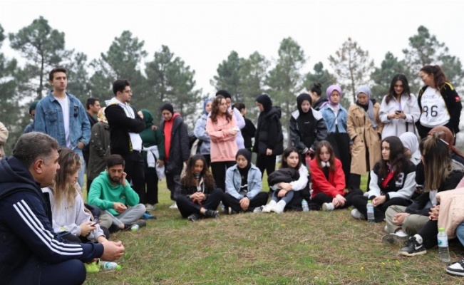 Düzce Valisi öğrencilerle doğa yürüyüşünde