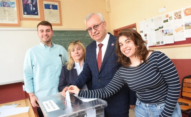 Edirne Keşan'da başkan adayları oylarını kullandı