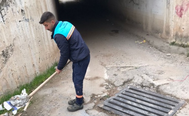 Manisa'da ızgara temizleme çalışmaları sürüyor