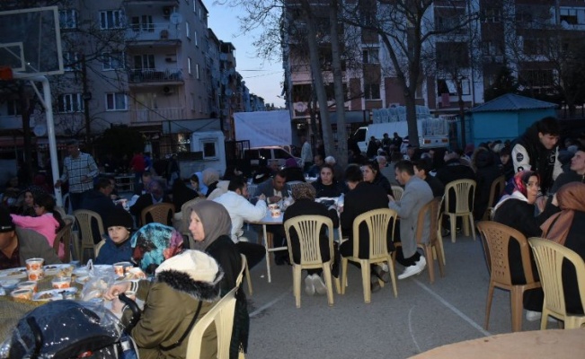 Manisa Gördeslilerden 2 bin kişilik iftar