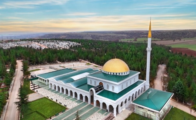 Özgür Özel 100. Yıl Camisi'ni açtı