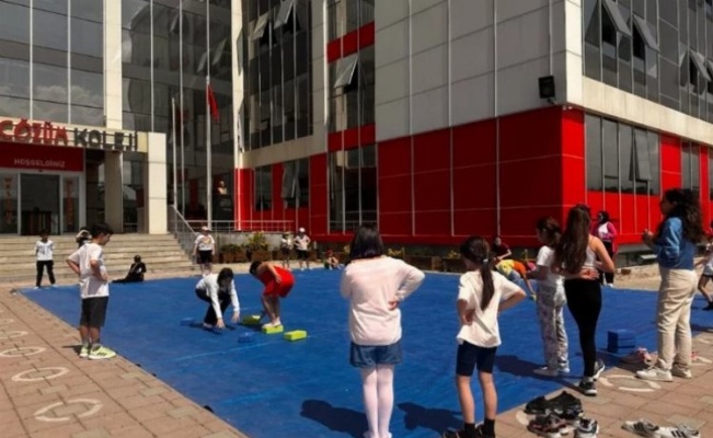 Çözüm Koleji’nden çocuklara 23 Nisan hediyesi: “Büyük Şenlik”