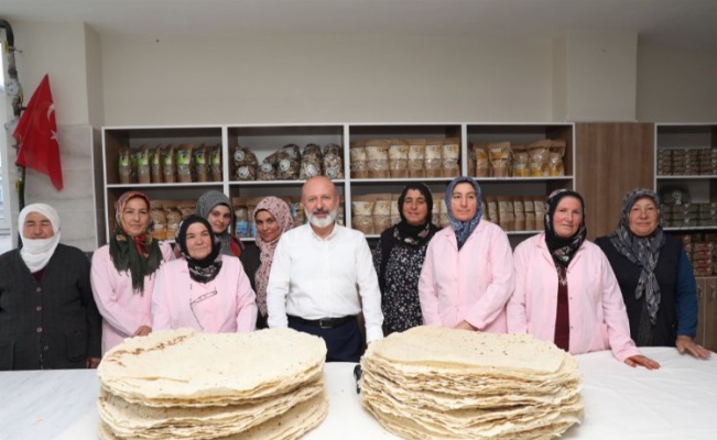 Başkan Çolakbayrakdar, “Kırsal mahallelerde örnek hizmetlere imza atıyoruz”