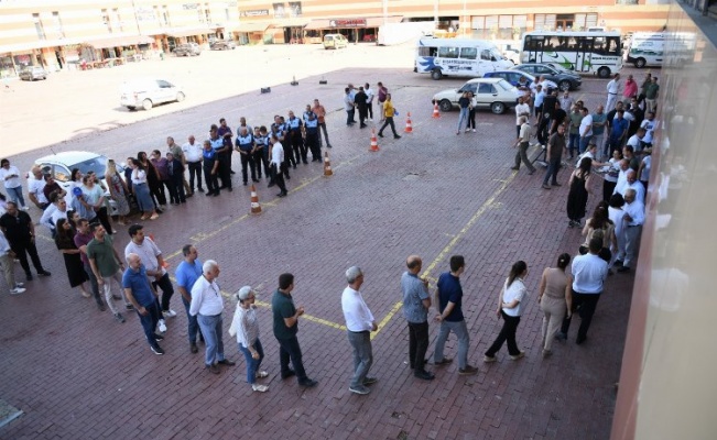 Başkan Özcan, belediye personeli ile bayramlaştı