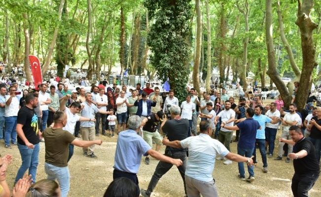 Bursa'da Burulaş ailesi piknikte buluştu
