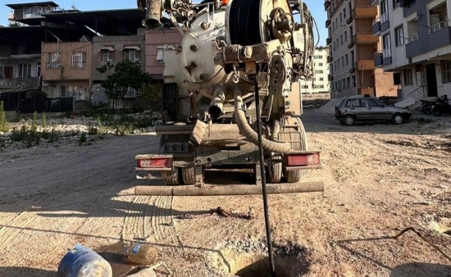 Hatay'da tıkanan altyapı hatları temizleniyor