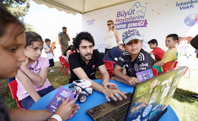 İstanbul'da karne şenliğinde doyasıyla eğlendiler