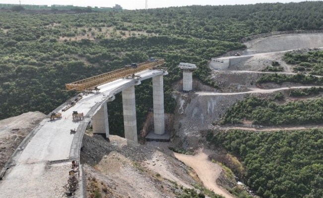 Kocaeli'de Dilovası Hastane Yolu’nda 40 kirişin montajı tamam