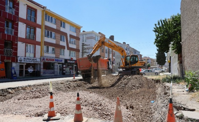 Eskişehir'de yol çalışmaları sürüyor