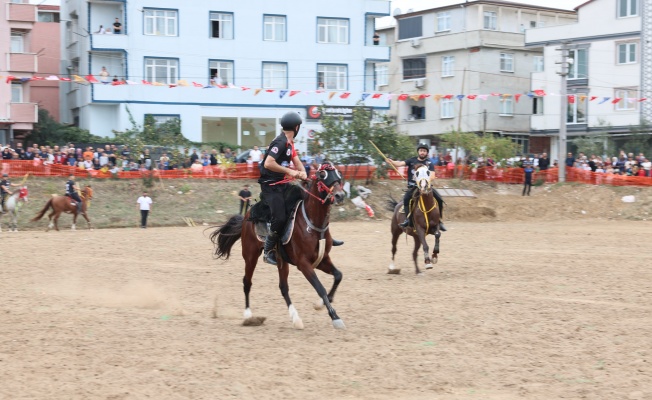 Darıca’da ata sporu cirit gösterisi yapıldı