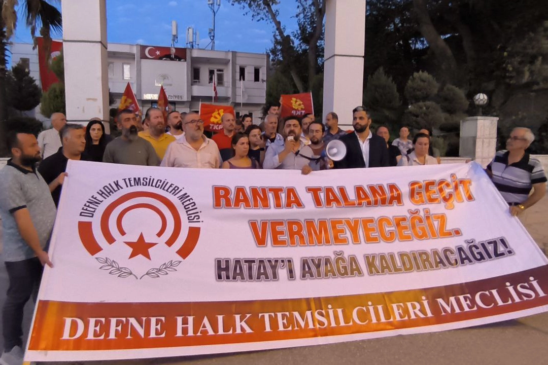 Hatay Defne'den 'bankamatik memurları'na tepki!