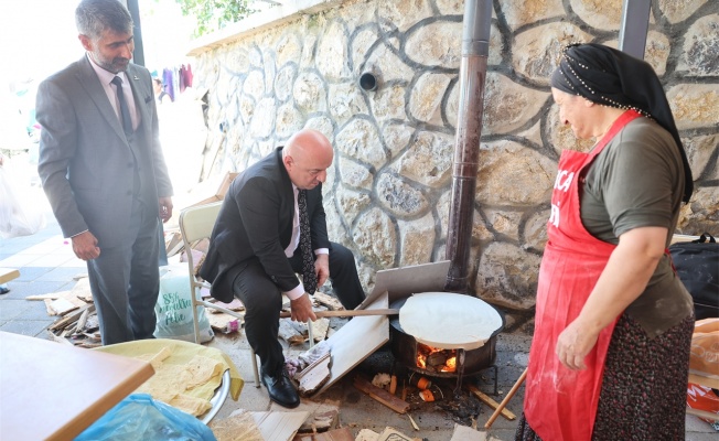 Başkan Bıyık, Cemevi’nde canlarla yufka pişirdi