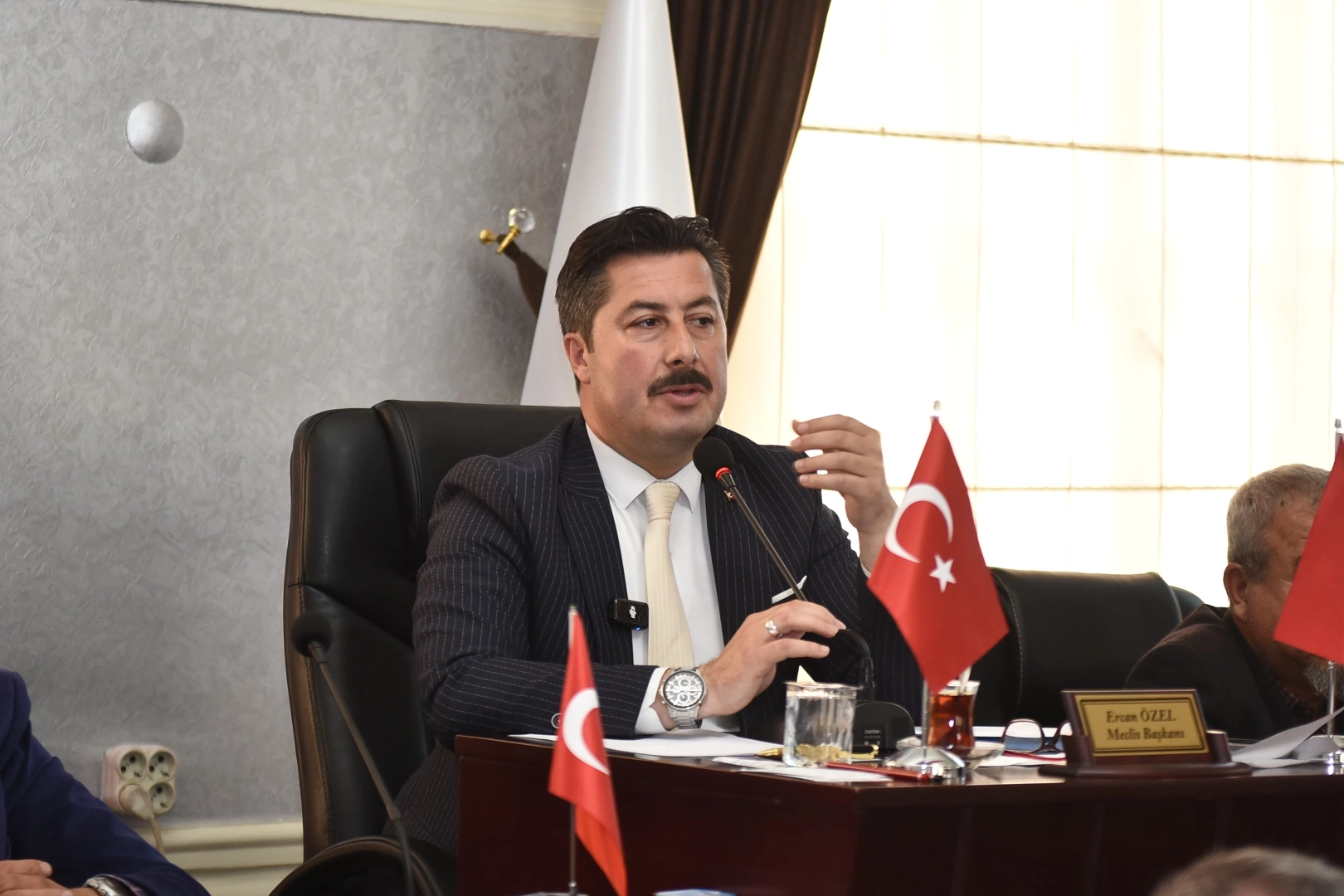 Başkan Özel: Hasta nakil ambulansı için biriken parayı açıkladı