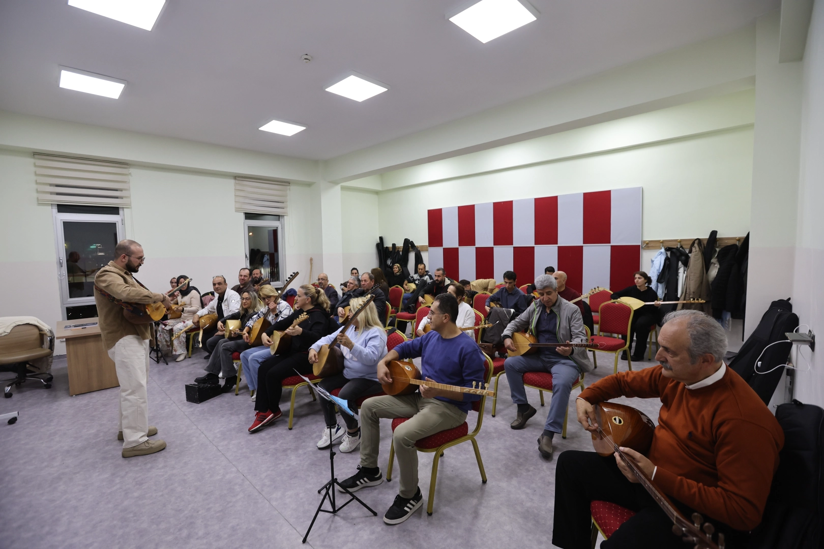 Trakya Üniversitesi’nde canlı yayında ameliyatsız aort kapak değişimi