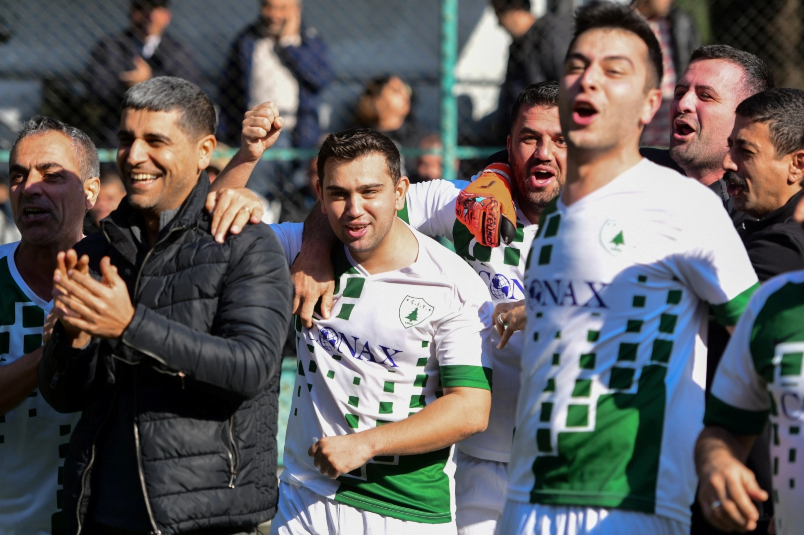 İzmir'de futbol turnuvası düzenlendi