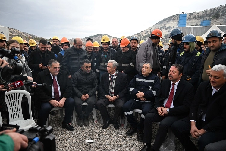 Mansur Yavaş'tan grevdeki işçilere ziyaret