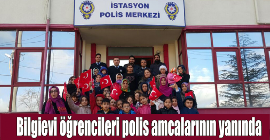  Bilgievi öğrencileri polis amcalarının yanında