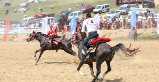 Darıca ata sporu ciritle şenlendi