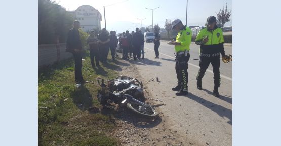 Otomobilin çarptığı motosikletli öldü