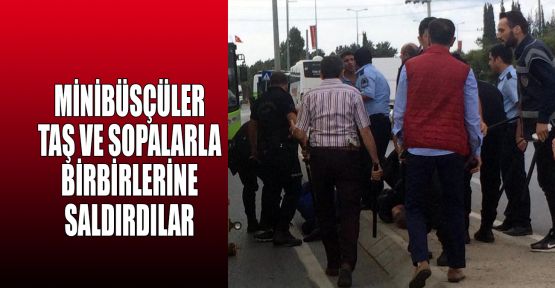 Taş ve sopalarla birbirlerine saldırdılar