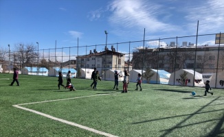 İbn Haldun Üniversitesi'nden Elazığ'da depremzedelere psikososyal destek