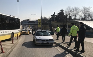 Bursa’da otomobilin çarptığı yaşlı adam yaralandı