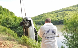 Bursa'da aranan kişi, gölete devrilmiş cipte ölü bulundu