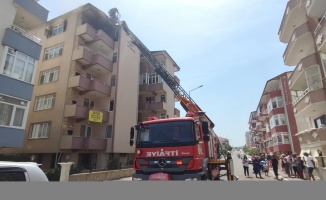 Karasu'da tatil sitesinde çıkan yangın söndürüldü