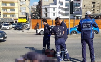 Kocaeli'de hafif ticari aracın çarptığı kadın hayatını kaybetti