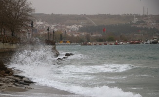 Marmara Denizi'nde ulaşıma lodos engeli