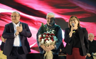 Gaziantep'te halk konseri Esat Kabaklı ile devam etti 