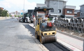 İzmir Menderes’te yenilenmeyen yol kalmayacak