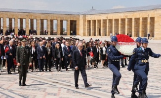 TEV 55. yılda Anıtkabir’de Ata’nın huzuruna çıktı